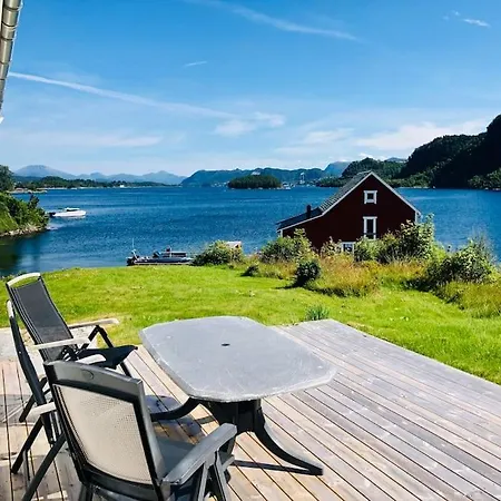 Waterfront Cottage Ålesund Exterior photo