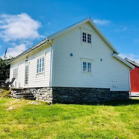 Waterfront Cottage Ålesund Exterior photo